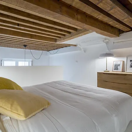 Apartment Like - Opera