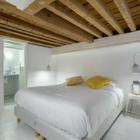 Apartment Like - Opera