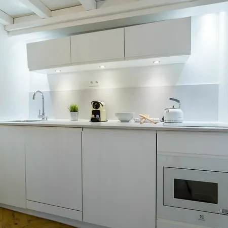 Apartment Like - Opera